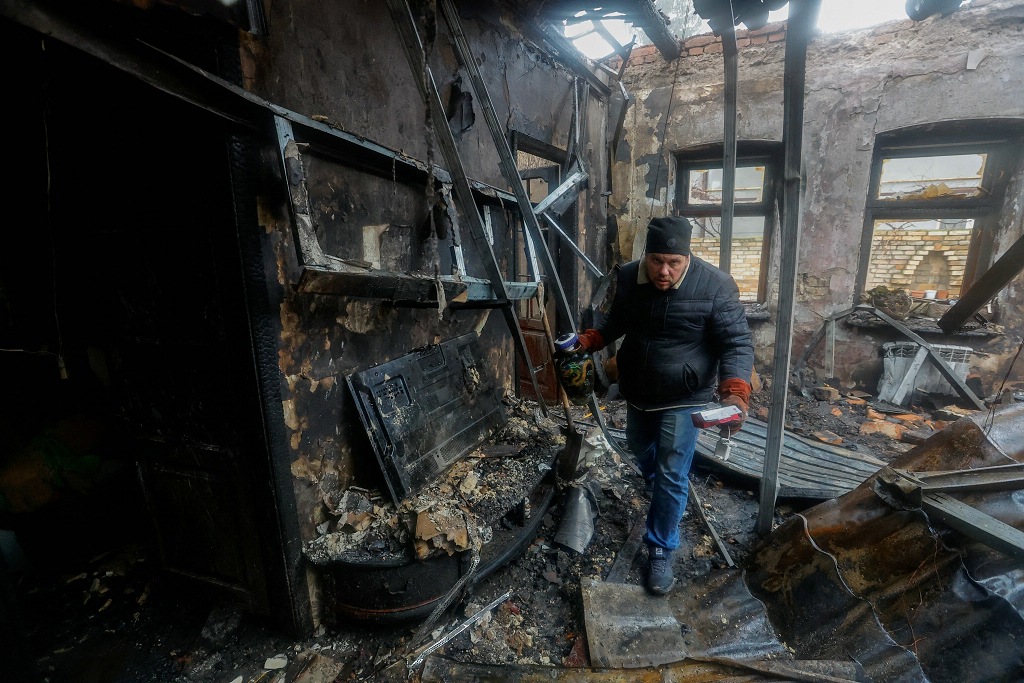 O resultado de bombardeamentos na região de Donetsk